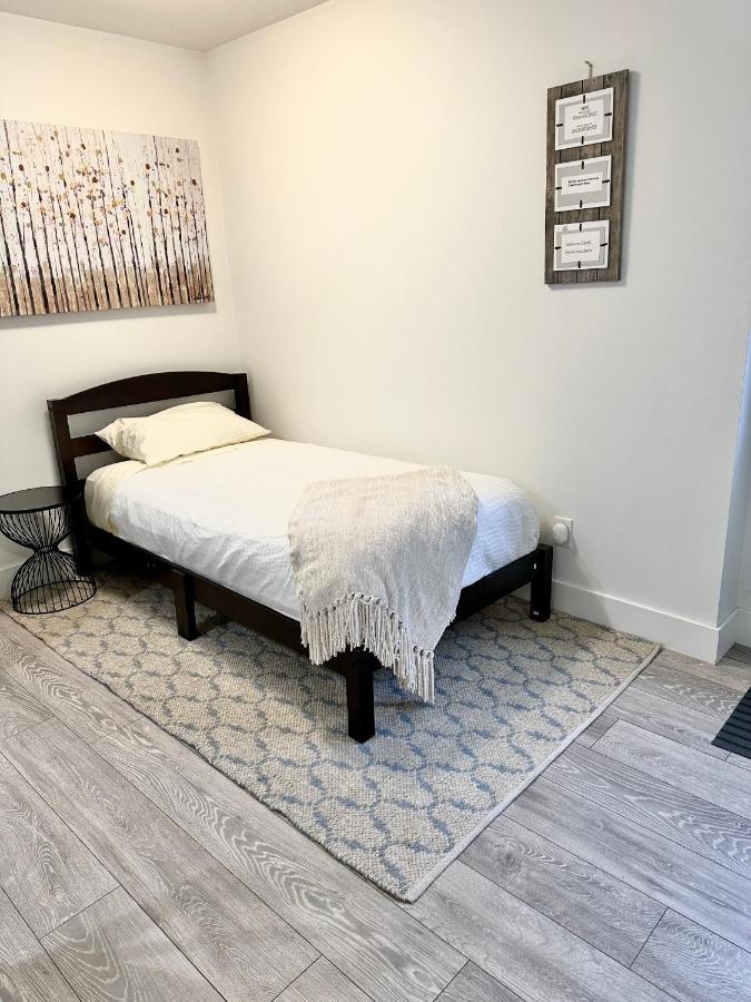 Bookyourhome Langley Extérieur photo